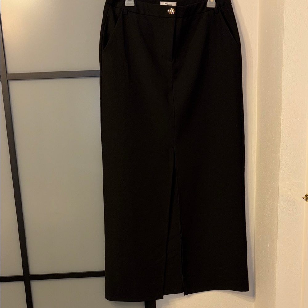 Classic Black A-Line Long Skirt with Front Slit